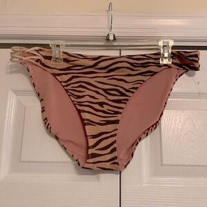 Aerie, Animal Print Tiger Bikini bottoms with gold accent, size XXL, NWT